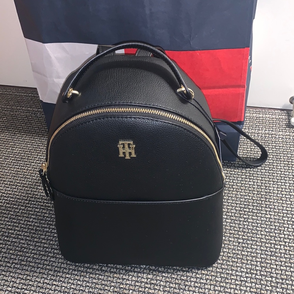 New back pack 🎒 tommy